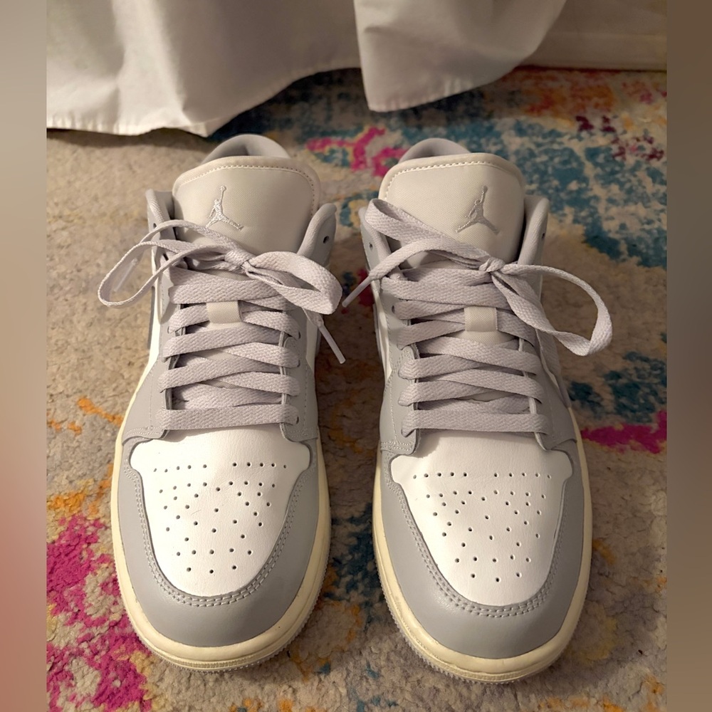 Nike “Smoke Grey” Jordan 1 lows. Size 9 - Picture 3 of 7